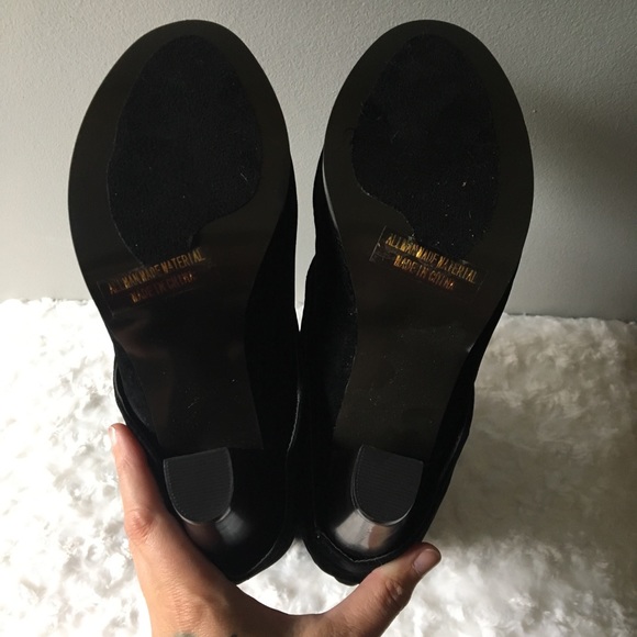 Black Boots - Picture 7 of 7